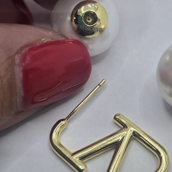 Valentino VLogo Signature Metal And Resin Earrings - Picture 6 of 11